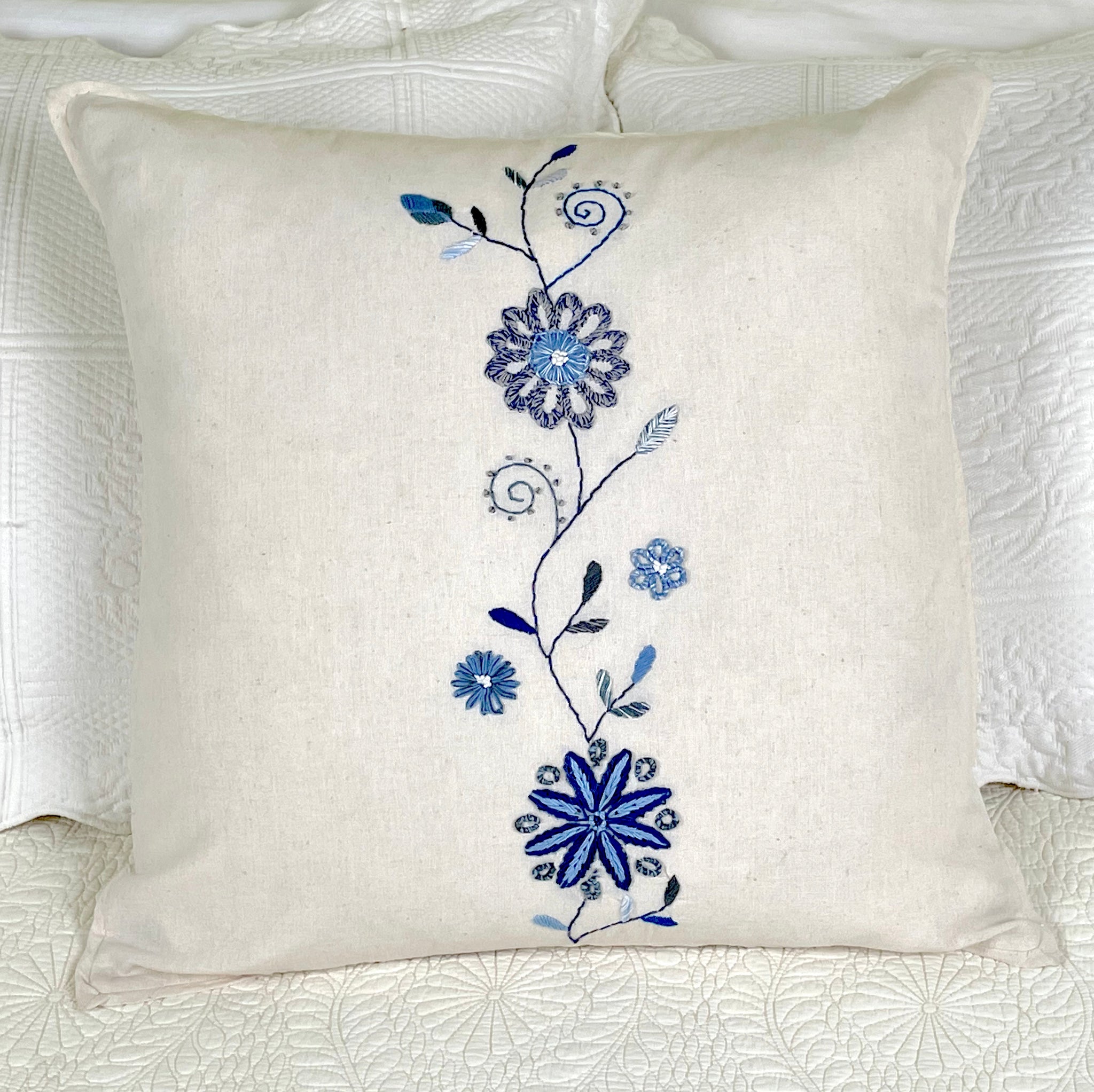 Hortencia Floral Pillow Covers